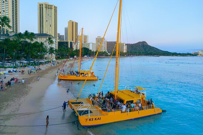 1-Hour Diamond Head Sail of Waikiki Beach - What’s It Like On Board: Crew Energy, Music, and That Drink List
