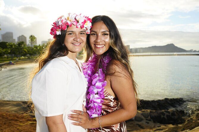 1 Hour Family/Group Photography Honolulu Beautiful and Magical - Honolulu Beach photos feel like a real experience (not just pictures)