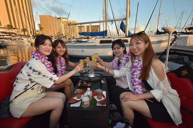 2-Hour Small-Group Gondola Excursion in Waikiki - The Included Comforts and Treats That Make It Feel Like an Occasion