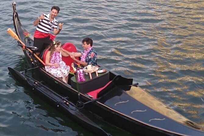 Aloha Gondola Cruise with Drinks & Pastries - The 1-Hour Route Around Waikiki’s Grand Canal and Harbor