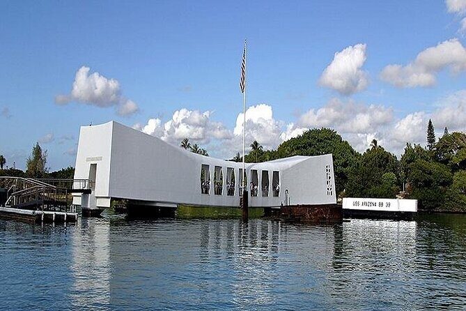 Arizona Memorial & Historic Honolulu City Tour from Waikiki Area - Iolani Palace and Aliʻiōlani Hale: The Only Royal Palace in the United States