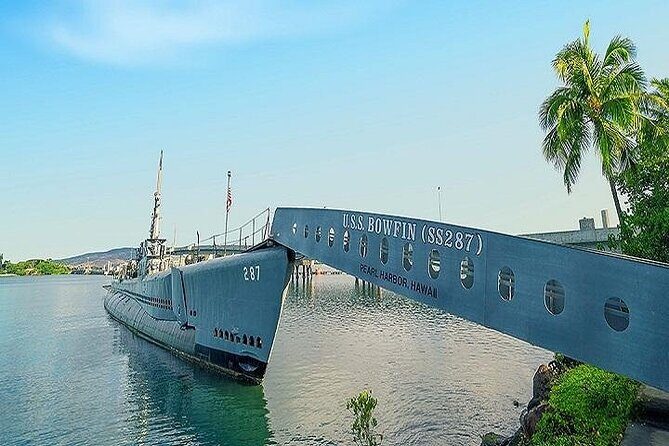 Arizona Memorial Pearl Harbor & Honolulu City Tour from Kona - Iolani Palace and the Royal Government Story You Don’t Expect