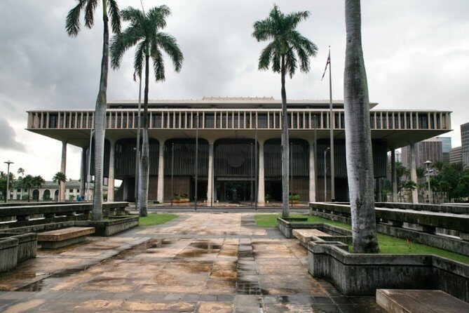Awesome Scavenger Hunt: Royal Views Of Honolulu - Stop 3: Aloha Tower Marketplace and Why the Waterfront Fits the Game