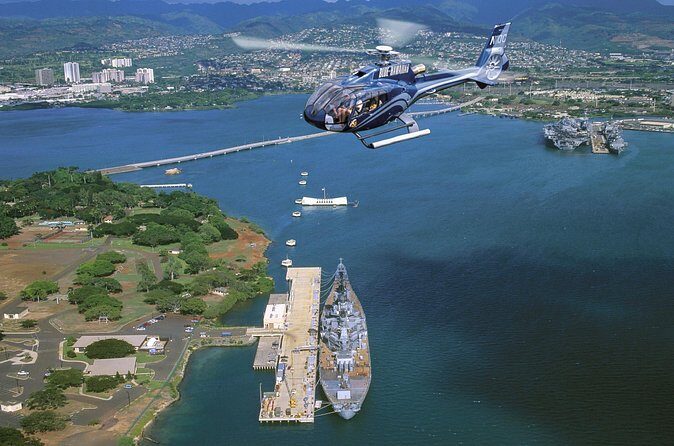 Blue Skies of Oahu Helicopter Tour - Kāneʻohe Bay, Heʻeia Pond, and the color palette of a protected marine area