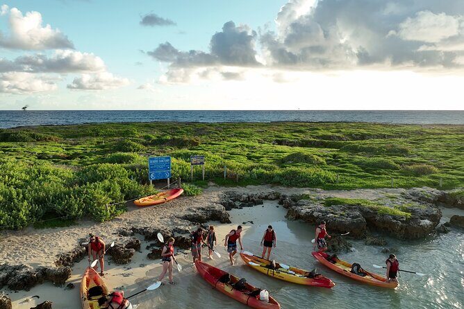 Discover Popoia Island and Kailua Bay by Kayak Guided Tour - Kailua Beach Park: Meet Your Guide and Drop In