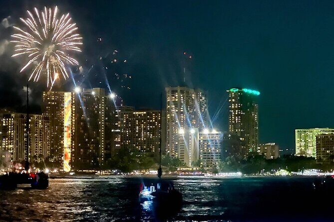 Friday Night Waikiki Fireworks Cruise - Friday Night Waikiki Fireworks Cruise: the basic idea and why it’s fun