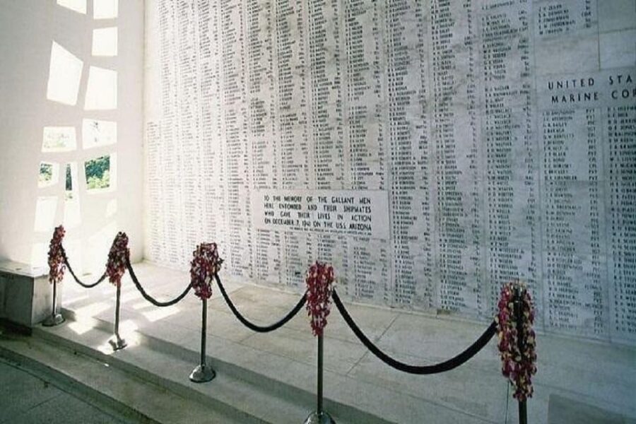From Waikiki: USS Arizona Memorial and Honolulu City Tour - USS Arizona Memorial: the boat ride and the moment of remembrance
