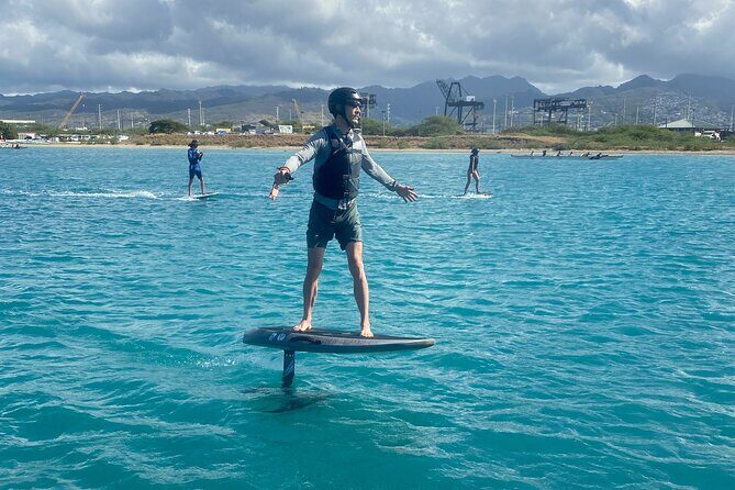 Group of 2 + mid length eFoil experience Honolulu HAWAII - The Water Plan: Three 20-Minute Runs Plus 10-Min Breaks