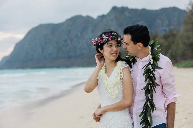 Hawaii Beach Photography - Meeting at Sandy Beach Park: where the photos start looking better fast