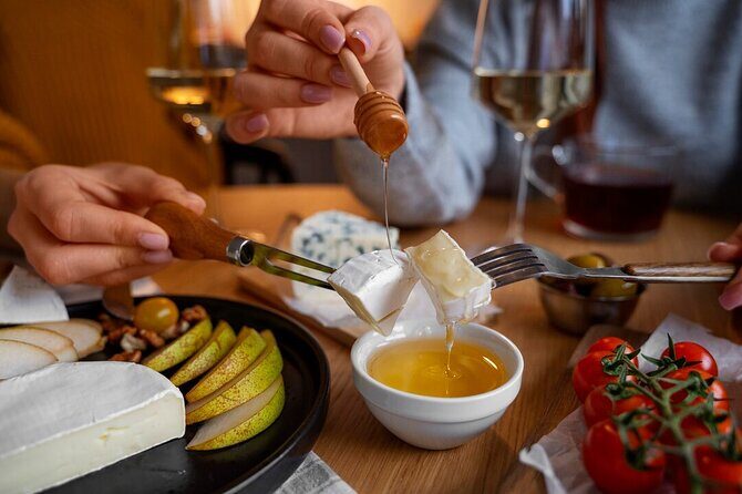Honey Flight & Bites: The Best Honey Tasting in Hawaii - Honey Flight Basics in the Kailua Tasting Room