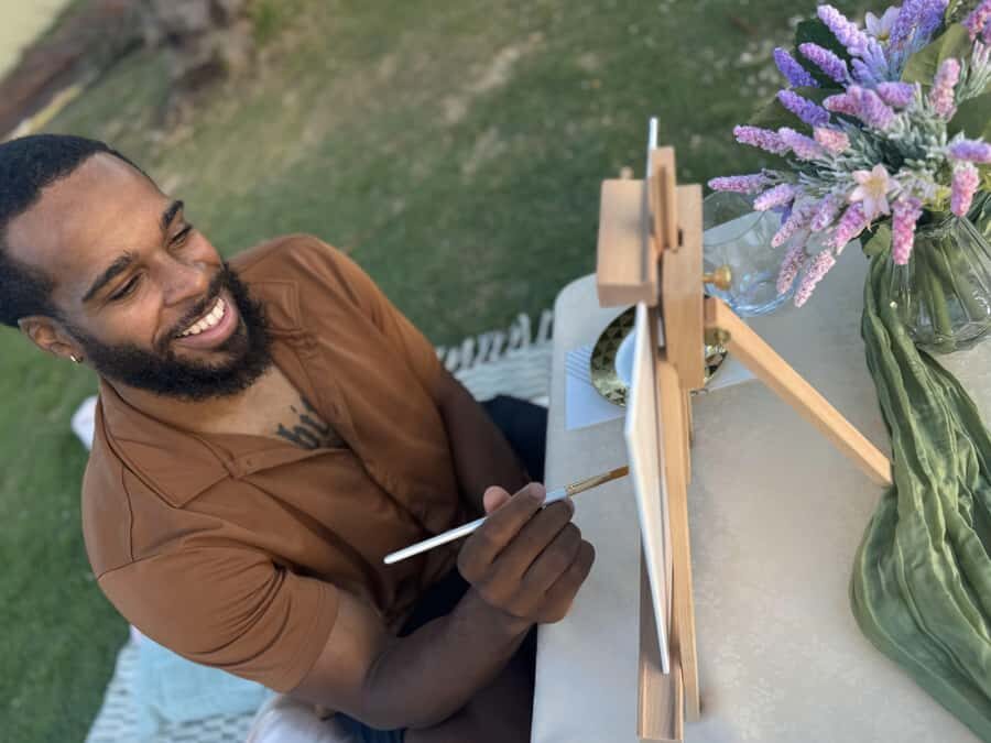 Honolulu: Beachside Luxury Picnic & Paint - How to Make Your Canvas Look Good in Real Beach Time