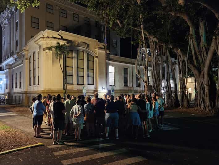 Honolulu: Ghosts of Old Honolulu Walking Tour - Royal Palace area stories: why this stop hits differently