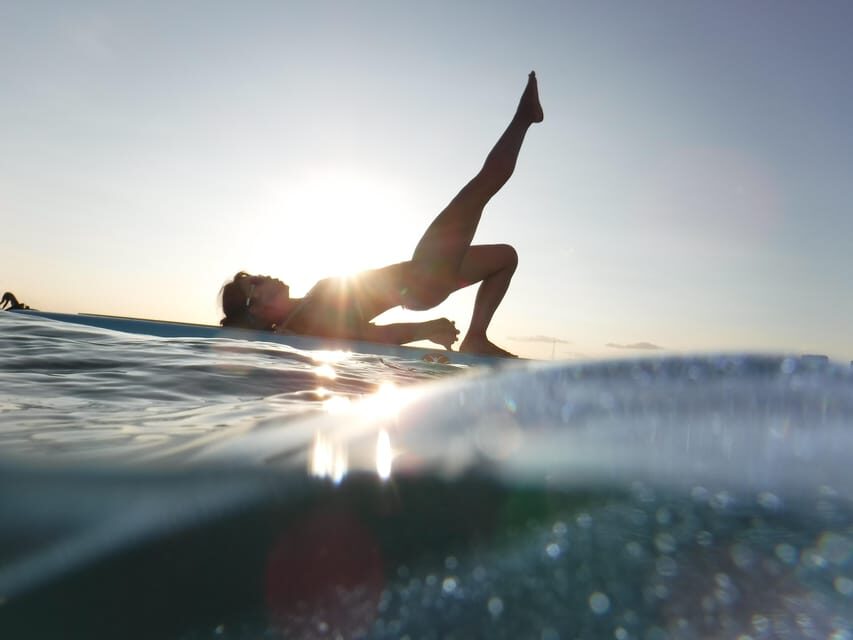 Honolulu: SUP (Standup Paddleboard) Yoga Class - Adapting poses for water: how they keep it doable