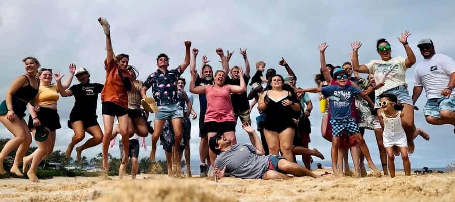 Kevo's Beach Bus - Pipeline Beach and Waimea Bay: Surf Power With Swimmable Options