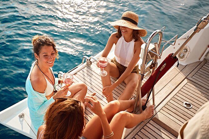 Luxury Diamond Head Sunset Sail - A BYO Drinks Sail Means You Control the Vibe