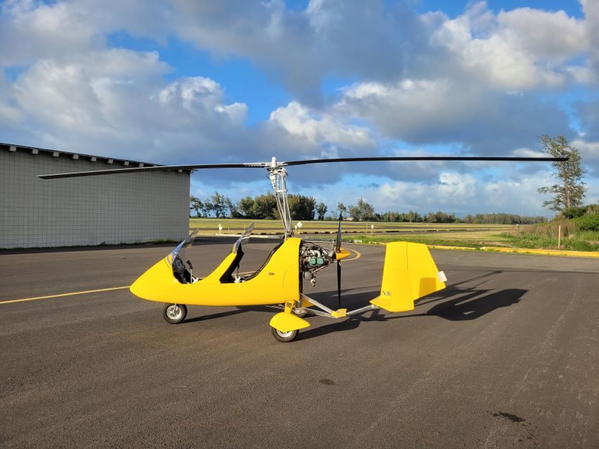 Oahu: Gyroplane Flight over North Shore of Oahu Hawaii - Headsets, Jackets, and Small Details That Make It Smoother
