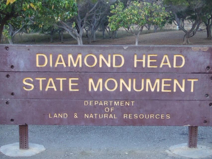 Oahu: Honolulu to (1st) Diamond Head Shuttle with Malasada - Quick hits before you lace up