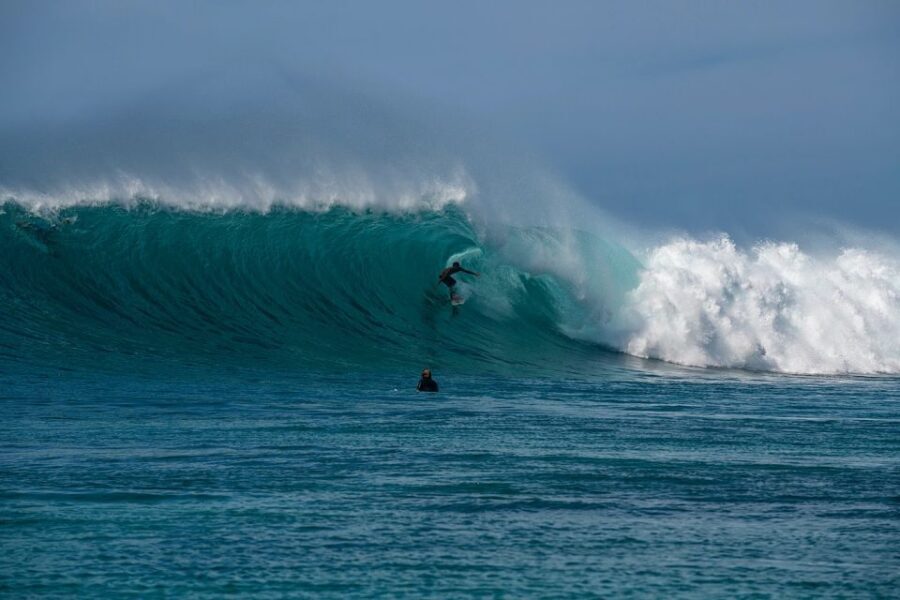 Oahu: Private Surfing Lesson with Local Big Wave Surfer - Beach instruction: stance, safety, and surf etiquette that actually prevents chaos