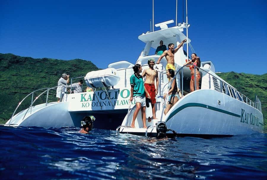 Oahu: Snorkeling & Dolphin Watch Cruise with Hawaiian Buffet - The catamaran setup: comfort matters more than you think