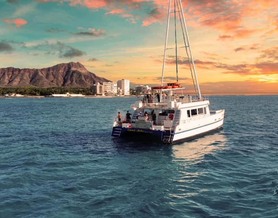 Oahu: Sunset Sail Cruise in Waikiki - Music, Snacks, and BYOB Choices