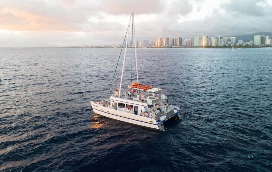 Oahu: Sunset Sail Cruise in Waikiki - Who This Cruise Fits Best