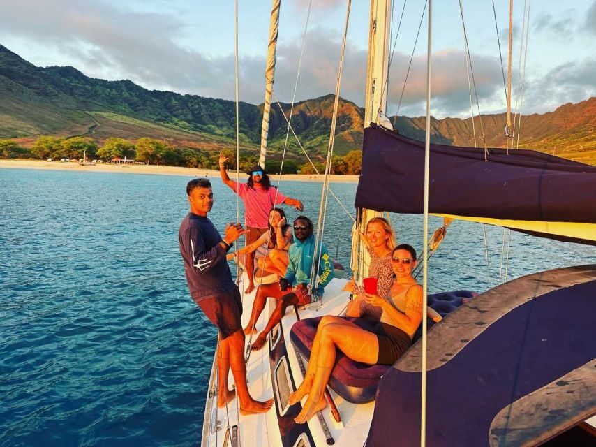 Oahu: Sunset sailing in small intimate groups - Wildlife and marine life: what you can realistically expect