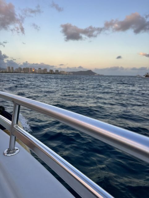 Oahu: Waikiki Fireworks Boat Cruise from Oahu - Why the Friday night fireworks feel like a true front-row seat