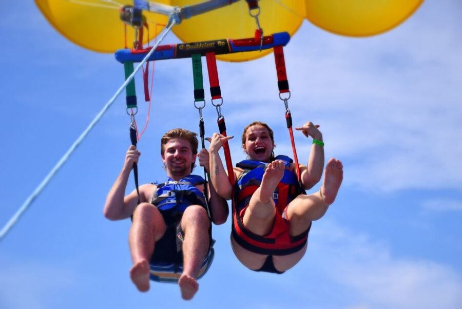 Oahu: Waikiki Parasailing - Safety and crew vibe: professional gear, clear instructions, and a morale boost