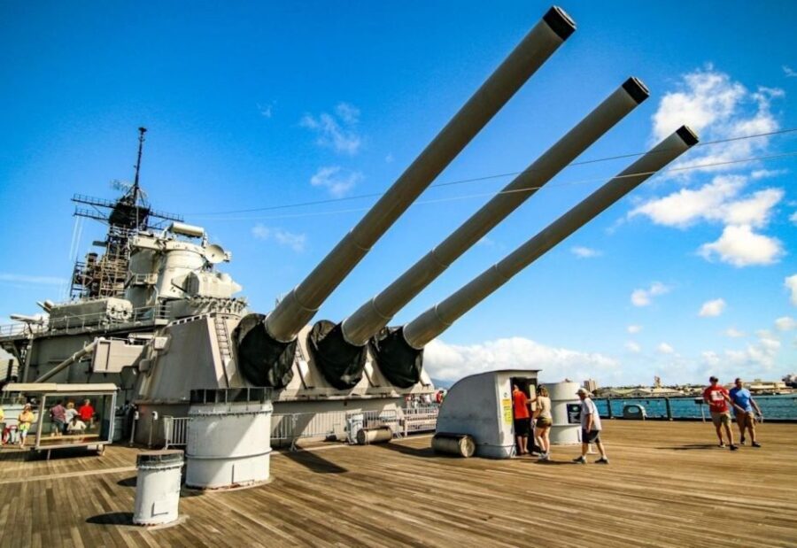Pearl Harbor and Oahu Circle Island Tour FROM KONA - Getting ready for Pearl Harbor security and the “no backpacks” rule