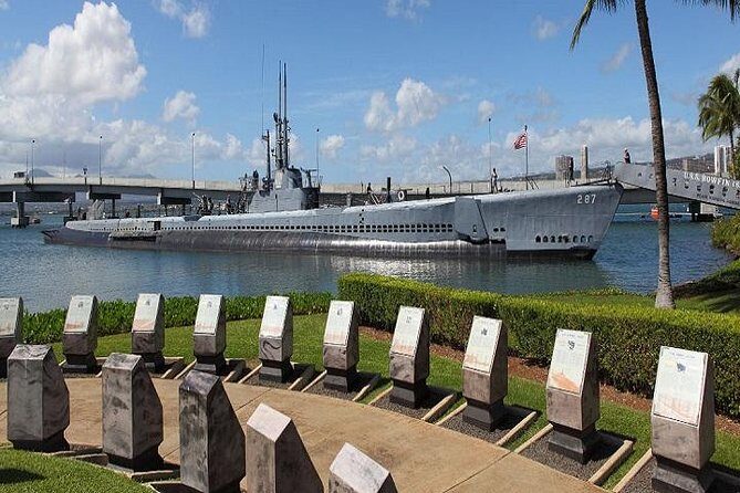 Pearl Harbor & Mini Circle Island Departing Big Island - Kahuku lunch at a shrimp truck and the farm stand flavors
