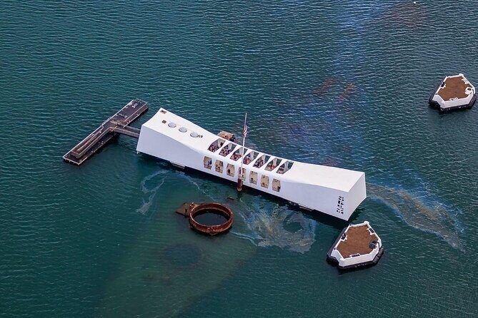 Pearl Harbor, USS Arizona and Honolulu City Tour - Punchbowl crater: pay respects, then walk the memorial grounds