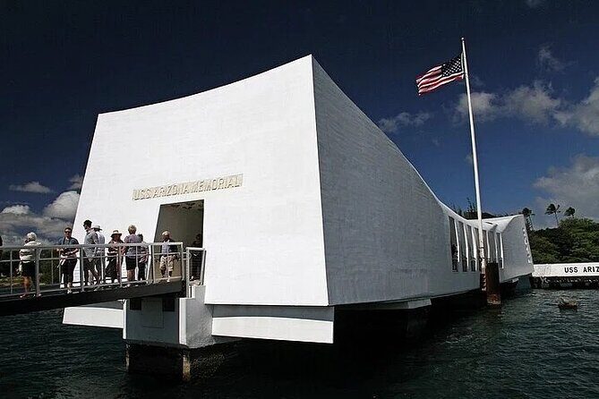 Pearl Harbor USS Arizona Memorial & Battleship Missouri - Guides, pacing, and the difference between “see it” and “get it”