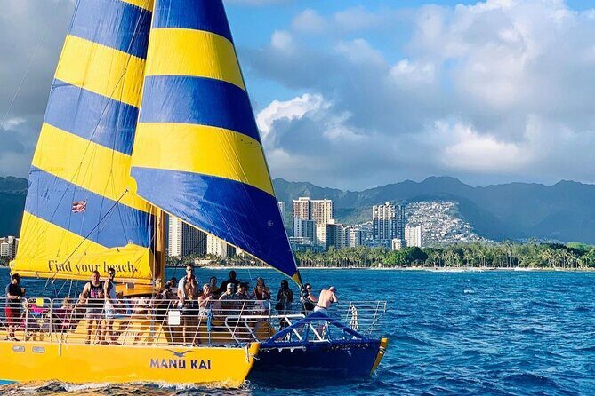 Private 90-Minute Sunset Sail Charter (Kewalo Harbor) - What you’ll see: Diamond Head, Waikiki, Ala Moana, and the shoreline at night