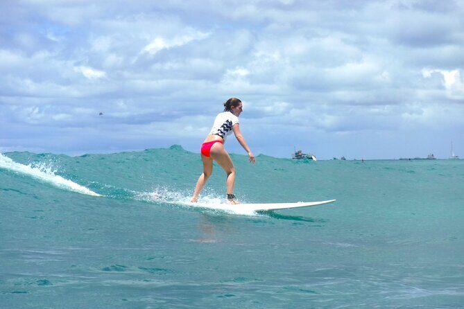 Private Guided Surf Boarding Lesson in Honolulu - Meet at 2131 Kālia Rd: what the start feels like