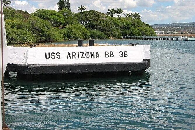 Private Pearl Harbor USS Arizona Memorial - Cemetery stop and the historic downtown drive-by: Oahu adds context