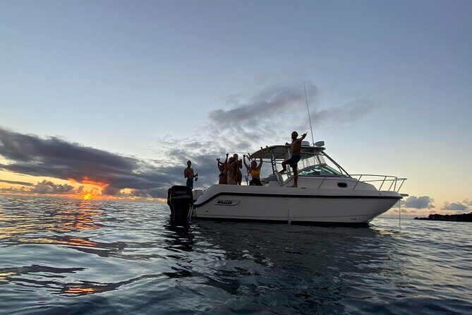 Private Sunset Luxury Cruise of Oahu - A 2-Hour Private Sunset Cruise Out of Hale‘iwa