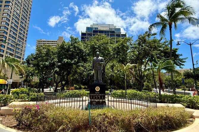 Private Walking Food Tour in Honolulu With Secret Food Tours - The food you actually get: sweet, savory, and one secret dish