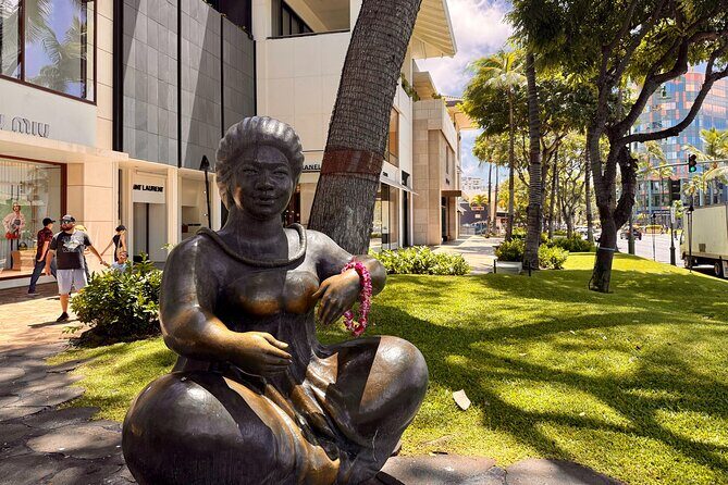 Private Walking Food Tour in Honolulu With Secret Food Tours - Price and value: what $370 buys you