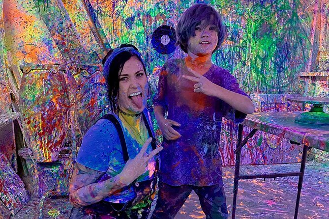 Splatter Art Paint Studio Experience in Hawaii - The No-Rules Approach: Throw, Splash, and Shoot With Confidence