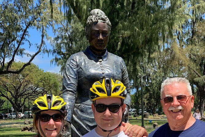 "Tour de Honolulu" Foodie Bike Tour - From Kuhio Beach to a story-based ride