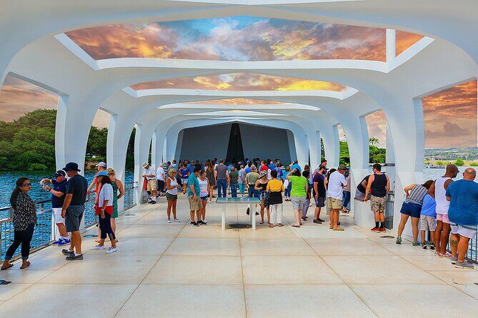 Tribute to Pearl Harbor Arizona Memorial and Honolulu City Tour - Your day-by-day route: what each stop feels like