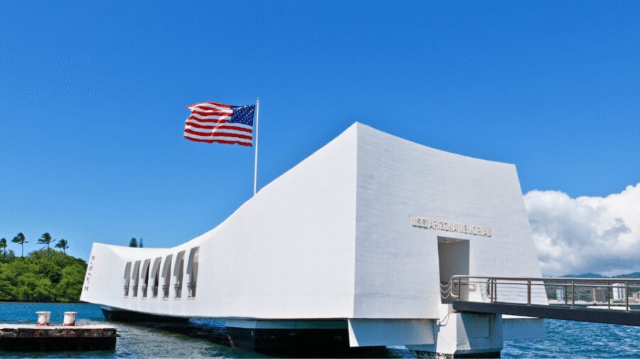 USS Arizona Memorial - Honolulu City - Pearl Harbor Tour - Visitor Center and two WWII museums: how to make the time count