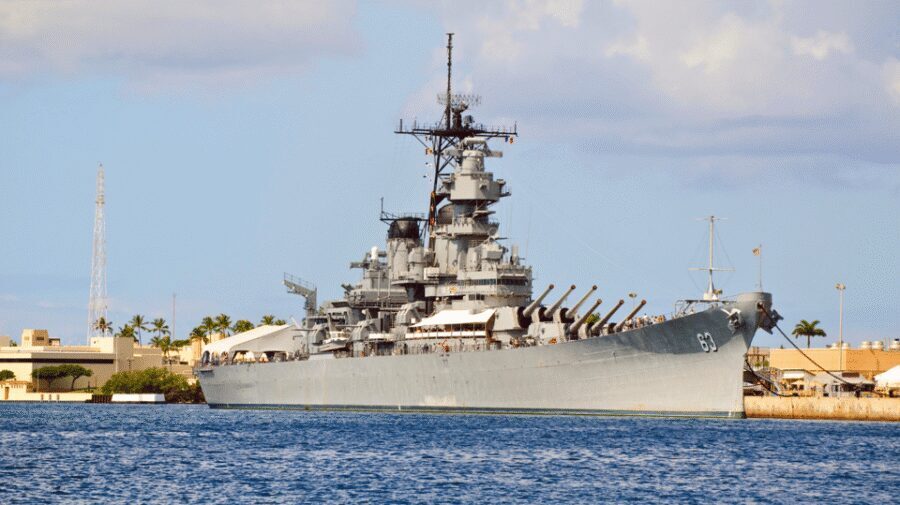 USS Arizona Memorial - Honolulu City - Pearl Harbor Tour - USS Arizona Memorial boat ride: the inclusive part that makes it land