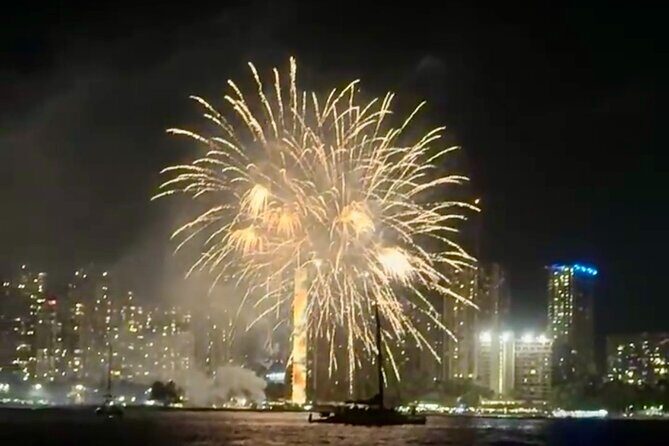 Waikiki Beach Catamaran Friday Night Fireworks Tour - What $71 Buys You: Value for an Evening Activity