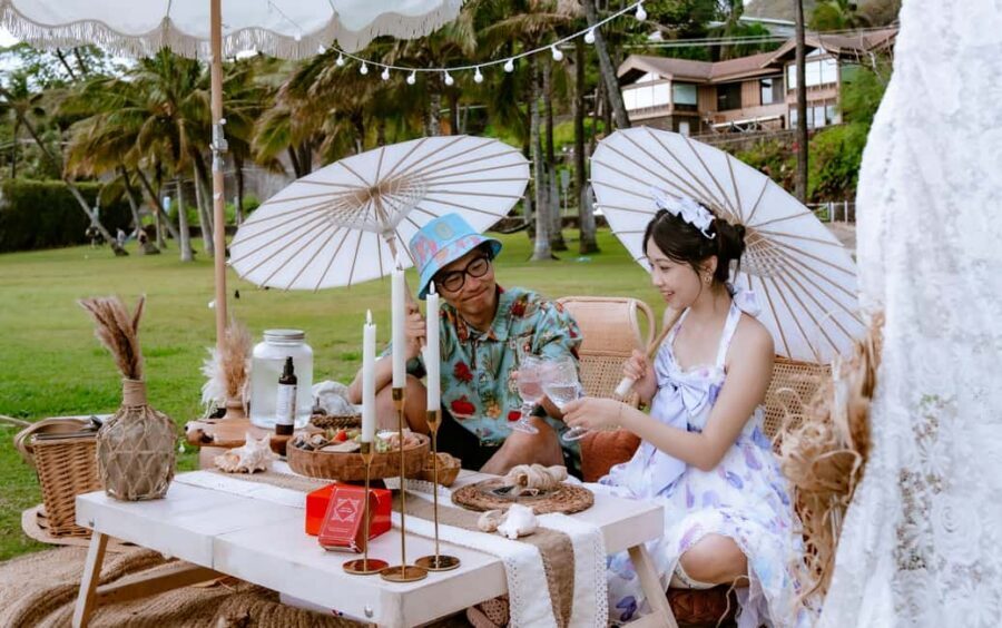 Waikiki : Beach Picnic with Professional Photography! - Optional Proposal Package: If You Want the Moment Planned