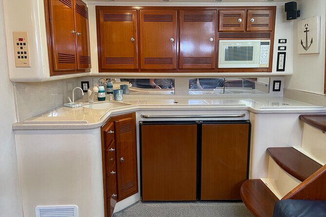 Waikiki Deep Sea Fishing Charter from Oahu - Waikiki deep-sea fishing on a 47 Cabo Express that doesn’t feel like a compromise