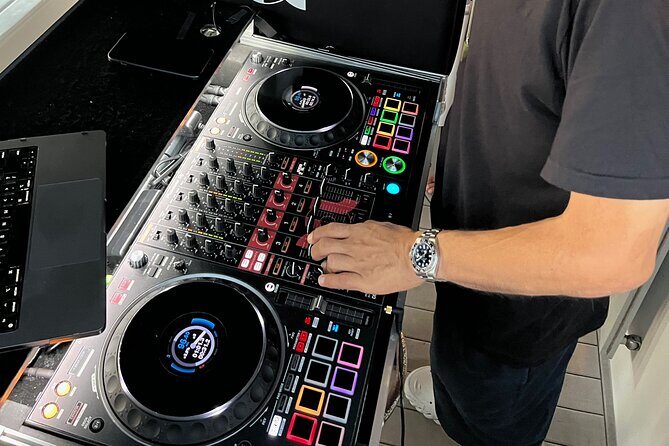Waikiki Friday Fireworks Party Cruise with Live DJ & Full Bar - Key things I’d mark on your plan