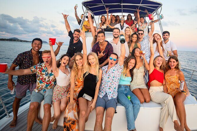 Waikiki Friday Fireworks Party Cruise with Live DJ & Full Bar - Diamond Head State Monument: the view moment that sets the tone