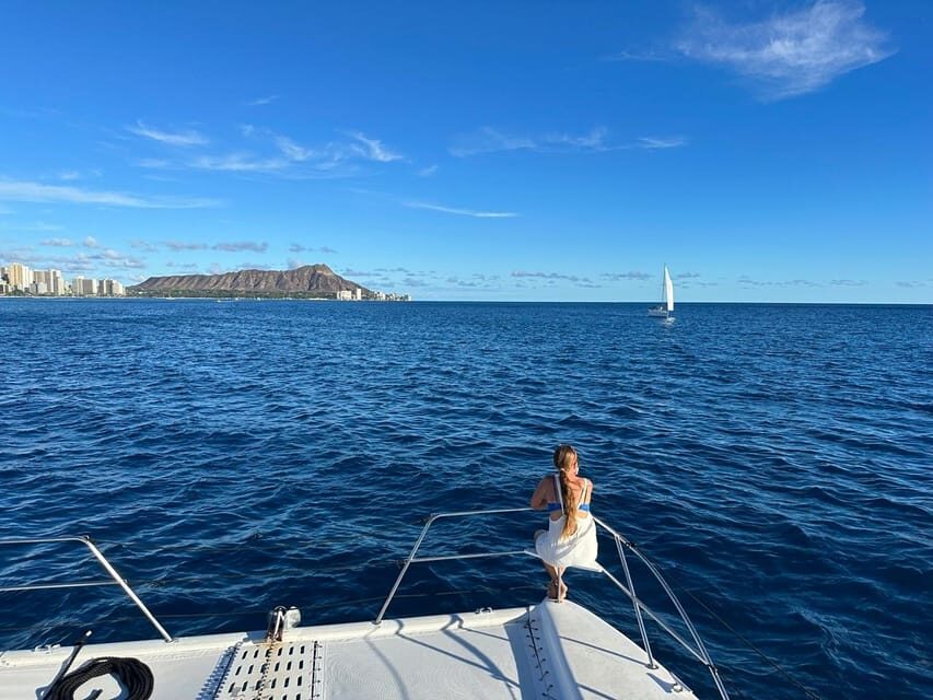 Waikiki: Sea Turtle Snorkeling, Small Group Boat Tour - What you get after snorkeling: washdown and cold drinks