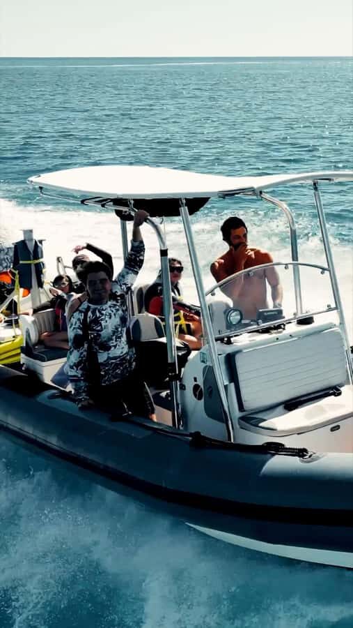 Waikiki: Turtle Canyon Snorkel Tour with Small Group - From Kewalo Basin to Turtle Canyon on a small Zodiac